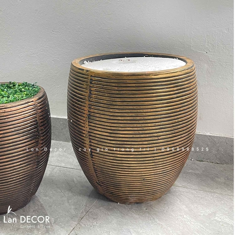 Chậu xi măng trứng vân màu đồng- CXM035