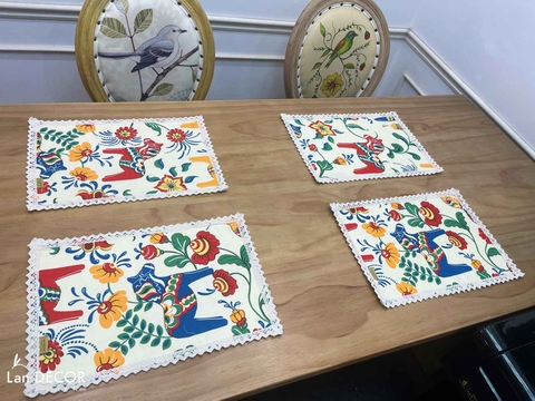 Tấm lót bàn ăn họa tiết ngựa độc đáo, thiết kế bàn tiệc đa sắc màu - TBA562 (30x45cm)