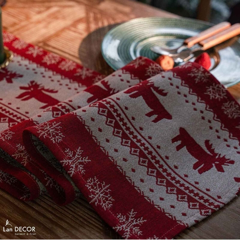 Khăn runner họa tiết tuần lộc trải bàn noel, tiệc Giáng sinh sang trọng, lịch sự cho bàn ăn- TBR590
