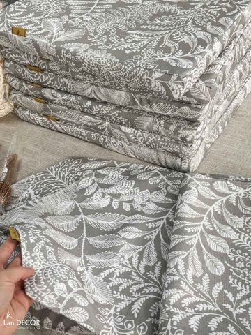 Đệm Ghế Họa Tiết Lá Nâu Thiết Kế Lan Decor (45x45cm)- ĐG577