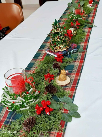 Khăn runner họa tiết caro trải bàn noel, tiệc Giáng sinh sang trọng, lịch sự cho bàn ăn- TBR582