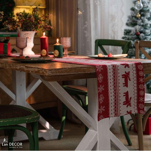 Khăn runner họa tiết tuần lộc trải bàn noel, tiệc Giáng sinh sang trọng, lịch sự cho bàn ăn- TBR590