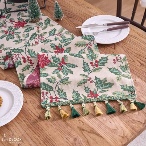 Runner table họa tiết lá thông xanh decor tiệc mùa lễ hội ấn tượng- TBR592
