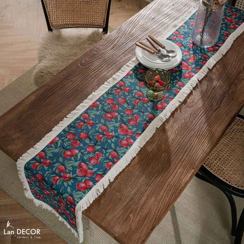 Khăn runner ren họa tiết quả anh đào trải bàn noel, tiệc Giáng sinh sang trọng, lịch sự cho bàn ăn- TBR597