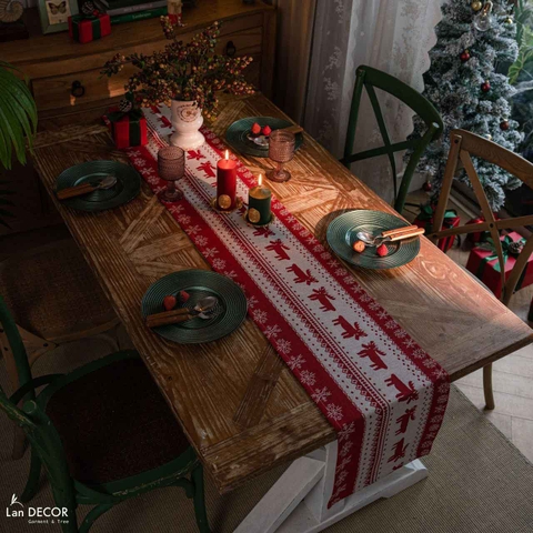 Khăn runner họa tiết tuần lộc trải bàn noel, tiệc Giáng sinh sang trọng, lịch sự cho bàn ăn- TBR590