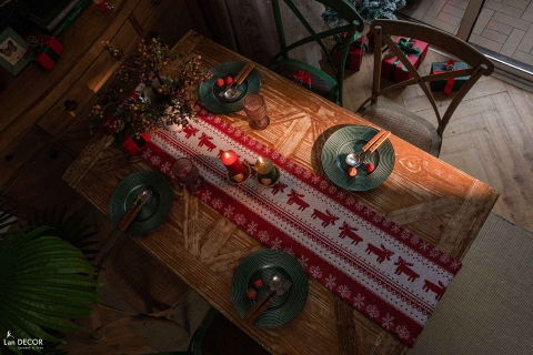 Khăn runner họa tiết tuần lộc trải bàn noel, tiệc Giáng sinh sang trọng, lịch sự cho bàn ăn- TBR590