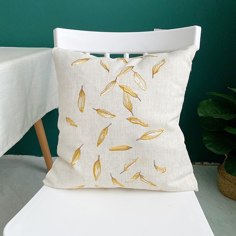Vỏ gối tựa sang trọng Landecor mẫu thêu lá vàng - VG470