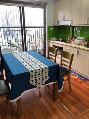 Khăn trải bàn runner họa tiết lá xanh dương nhã nhặn Landecor - TBR464