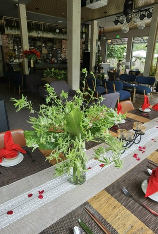 Khăn runner sợi dệt cao cấp kẻ sọc màu kem sang trọng Landecor- TBR441