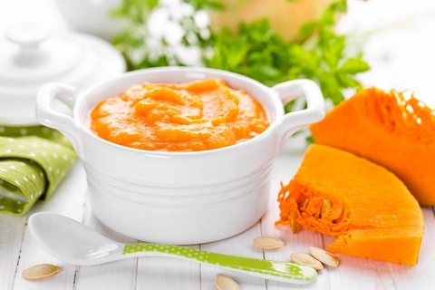 Mách mẹ cách chọn dầu cho bé ăn dặm