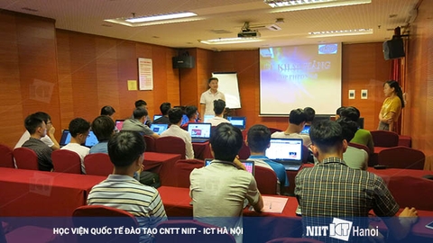 Hình ảnh khai giảng lớp PHP Doanh nghiệp 4.0 tháng 06 21