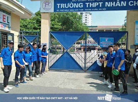 Tình nguyện Kỳ thi vào lớp 10 năm 2018 17