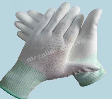 Găng tay phòng sạch màu trắng phủ bàn