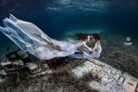 Album chụp ảnh cưới dưới nước – Concept Ant Wedding