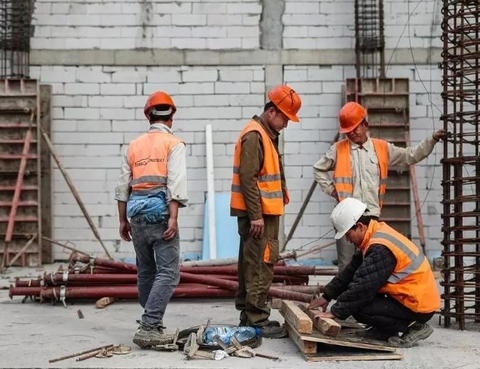 Giày bảo hộ xây dựng giá rẻ