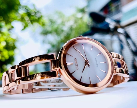 Đồng Hồ Nữ Dây Thép Citizen EM0639-81A Eco-Drive | Năng lượng ánh sáng