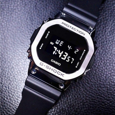 Đồng hồ nam Casio G-SHOCK GM-5600U-1DR