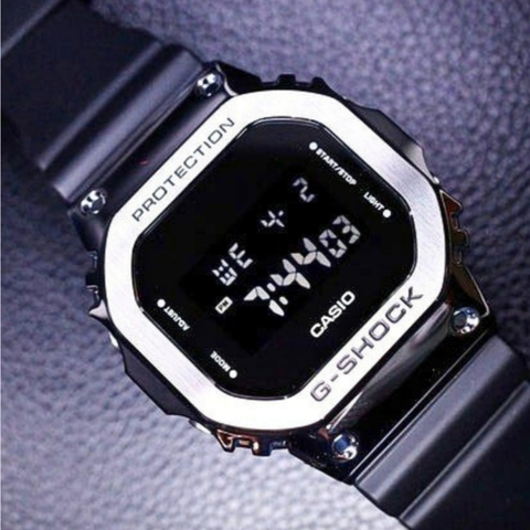 Đồng hồ nam Casio G-SHOCK GM-5600U-1DR