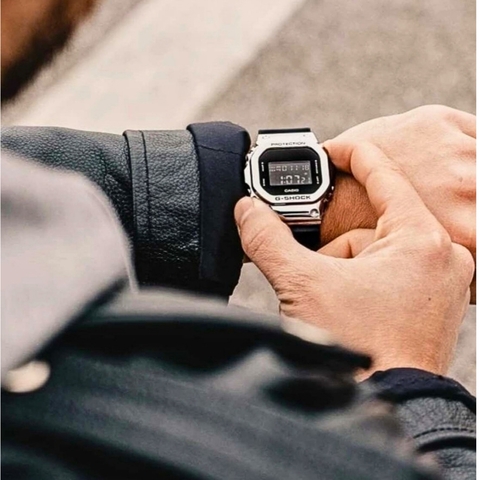 Đồng hồ nam Casio G-SHOCK GM-5600U-1DR