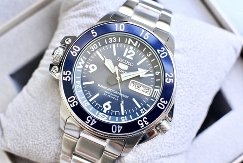 Đồng Hồ Nam Dây Thép SEIKO Automatic SKZ209J1 | Kính Hardlex