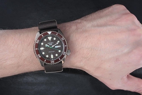 Đồng Hồ Nam Dây Vải SEIKO Automatic SRPD85K1 | Kính Hardlex