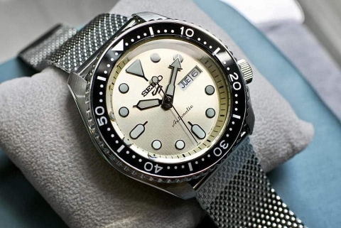 Đồng Hồ Nam Dây Thép SEIKO AUTOMATIC SRPE75K1 | Kính Hardlex