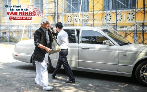 Lái xe cho giới siêu giàu, siêu sang, nghệ sĩ