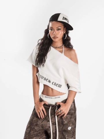 Áo Croptop trắng form cổ ngang rộng DAVIES