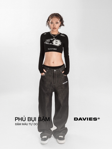 Áo croptop tay dài ôm body Davies thiết kế túi bên tay áo, hình graphic in trước ngực chất cotton co dãn 2 màu đen và trắng