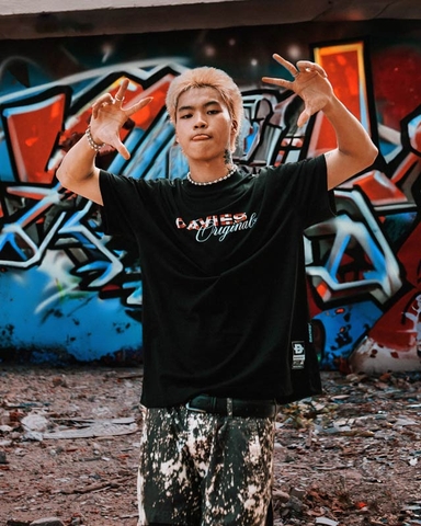 áo thun local brand nam nữ màu đen form rộng Davies