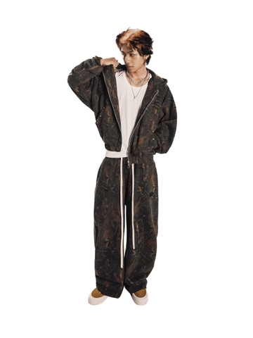 Quần nỉ ống rộng DAVIES hoạ tiết lá rừng màu đen Commando Sweatpants
