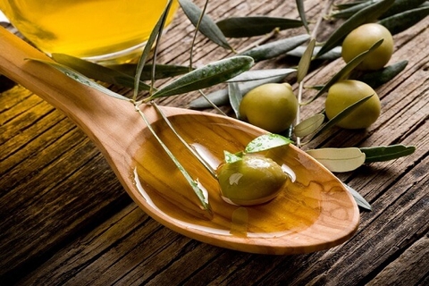 Công dụng của dầu oliu trong làm đẹp không phải ai cũng biết