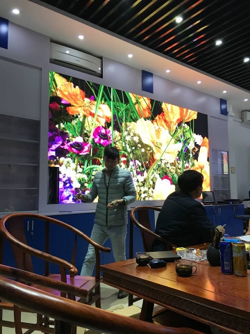 Tại sao nên dùng màn hình led thay vì máy chiếu hay TV?