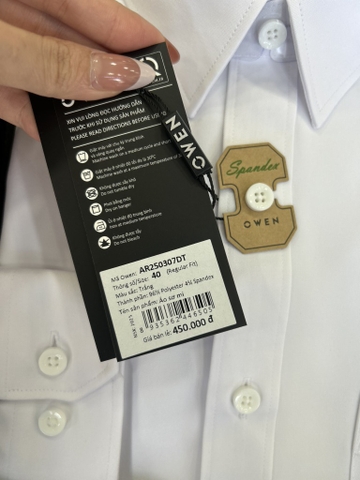 ÁO SƠ MI TRẮNG DÀI TAY POLYESTER CÓ TÚI AR250307DT