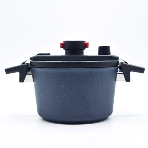 Nồi áp suất Woll Diamond Active Lite Pots with silicone insert 20cm