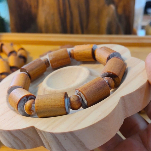 Vòng Gỗ Hoàng Đàn 12mm Đốt Trúc Hàng Rễ