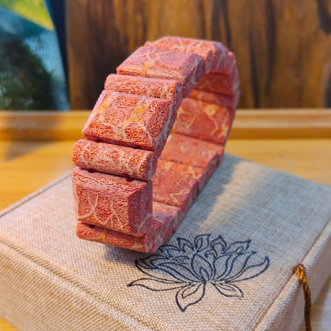 Vòng San Hô Đỏ Tự Nhiên Bản Vuông 18li Để Mộc 100%