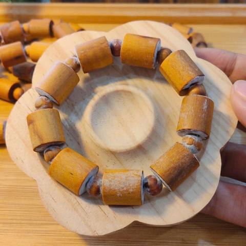 Vòng Gỗ Hoàng Đàn 14mm Đốt Trúc Hàng Rễ Thơm Ngọt