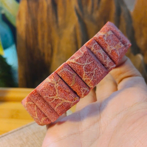 Vòng San Hô Đỏ Tự Nhiên Bản Vuông 18li Để Mộc 100%