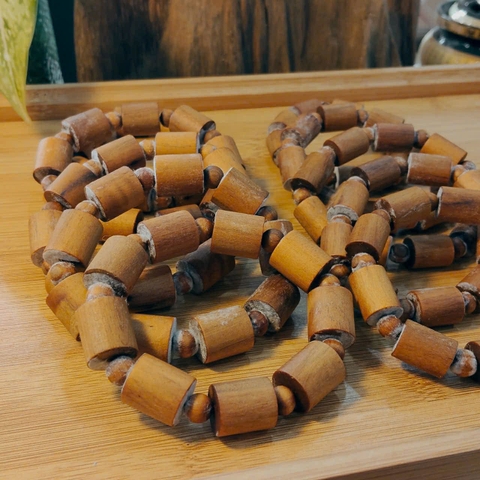 Vòng Gỗ Hoàng Đàn 12mm Đốt Trúc Hàng Rễ