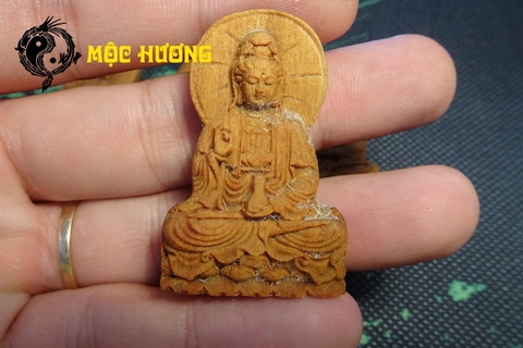 mặt dây chuyền hoàng đàn quan âm