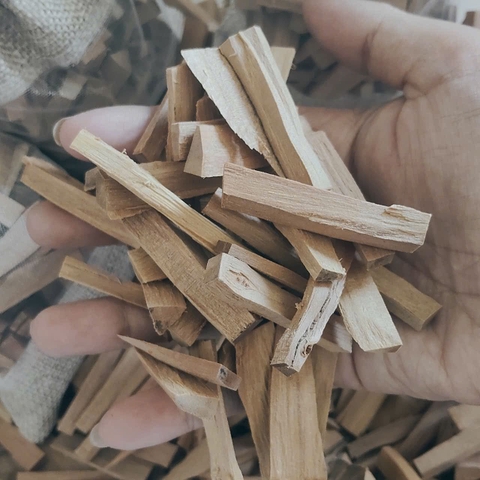 Túi Thơm Gỗ Đàn Hương Ấn Độ Treo Xe Ô Tô 100g Thơm Mạnh