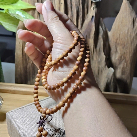 Chuỗi 108 Hạt Gỗ Đàn Hương Ấn Độ Vip 6mm