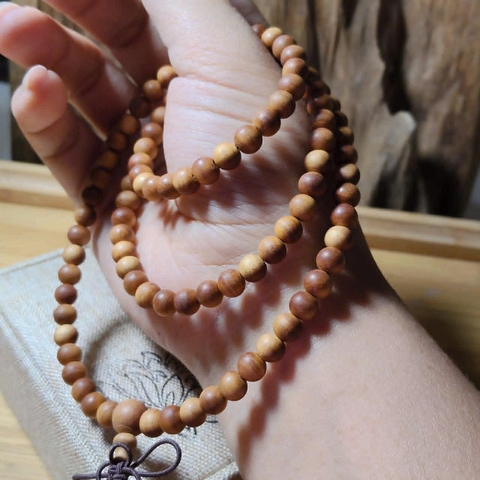 Chuỗi 108 Hạt Gỗ Đàn Hương Ấn Độ Vip 6mm