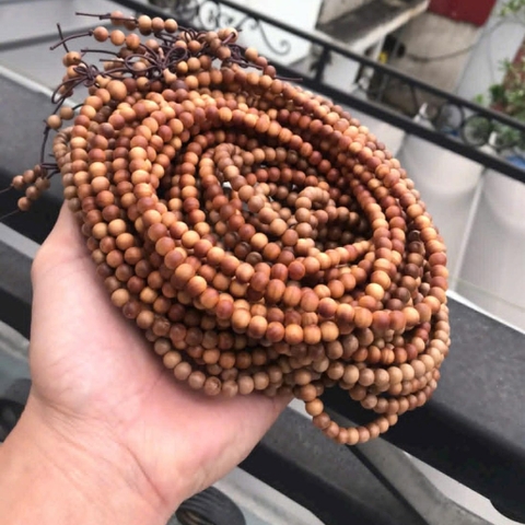 Chuỗi Vòng 108 Hạt Gỗ Đàn Hương Ấn Độ 8mm Vip
