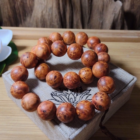 Vòng Gỗ Nu Hoa Huyết Long 16mm Chọn Vân Già
