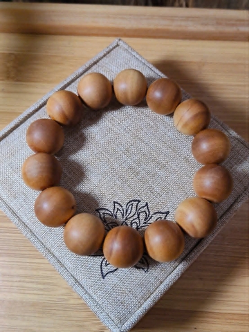 Vòng Gỗ Đàn Hương Ấn Độ 100 Năm Tuổi 16mm