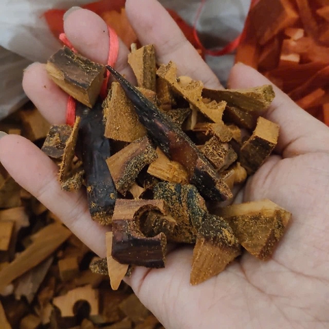 Túi Thơm Gỗ Hoàng Đàn Tuyết Lạng Sơn 100g Treo Xe Ô Tô
