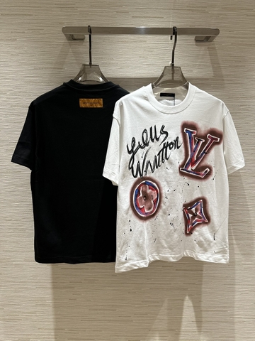 Áo phông T-shirt Louis Vuitton logo LV hoa chữ Nâu Like Auth on web