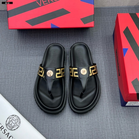 Dép tông xỏ ngón Versace họa tiết check quai logo mặt quỷ đế nổi Like Auth on web fullbox bill thẻ